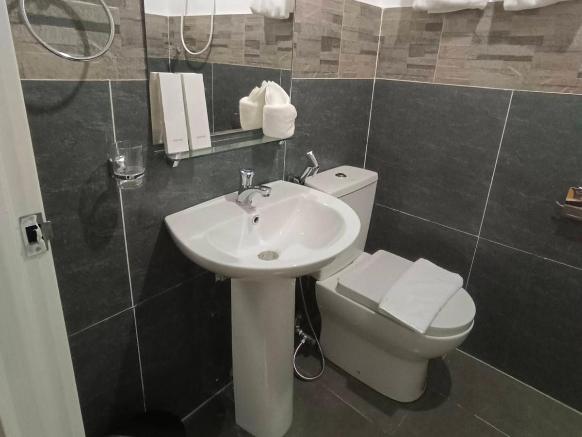 Happy Daze Hotel Tagum 外观 照片